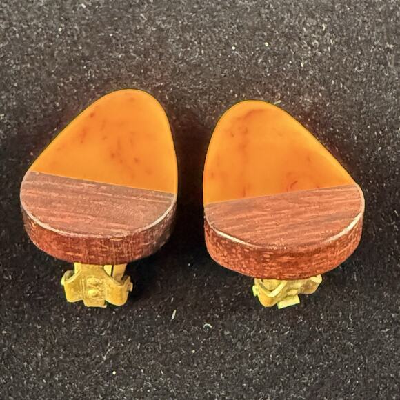 Rare Bakelite Wood Clip On Earrings 1940s Butterscotch Catalin Mid Century VTG - Picture 4 of 8